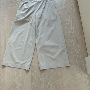 Athleta Wide leg cropped size 8